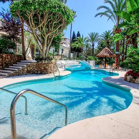 1080 Beachfront Penthouse 3 Floors Jacuzzi 2 Pools Wifi Roof Terrace Апартаменти *