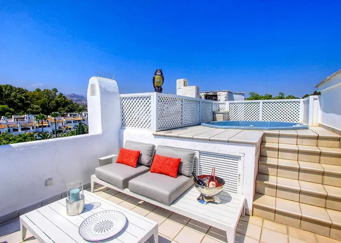 1080 Beachfront Penthouse 3 Floors Jacuzzi 2 Pools Wifi Roof Terrace Appartement Marbellac