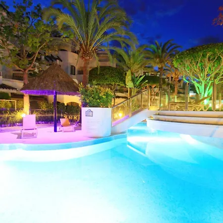 1080 Beachfront Penthouse 3 Floors Jacuzzi 2 Pools Wifi Roof Terrace Apartment Marbella