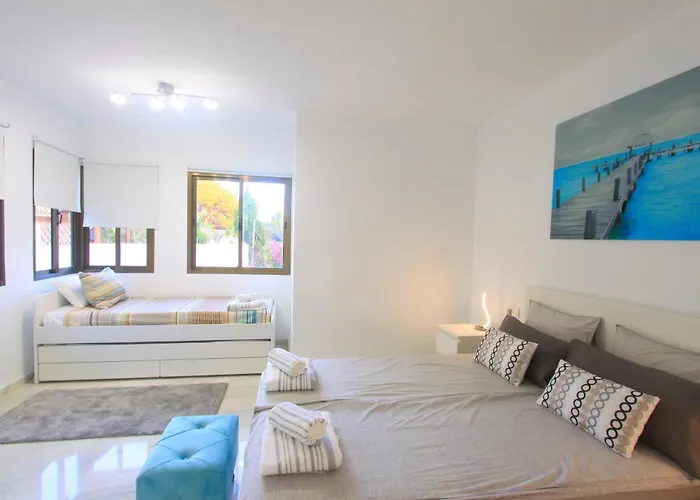 1080 Beachfront Penthouse 3 Floors Jacuzzi 2 Pools Wifi Roof Terrace *