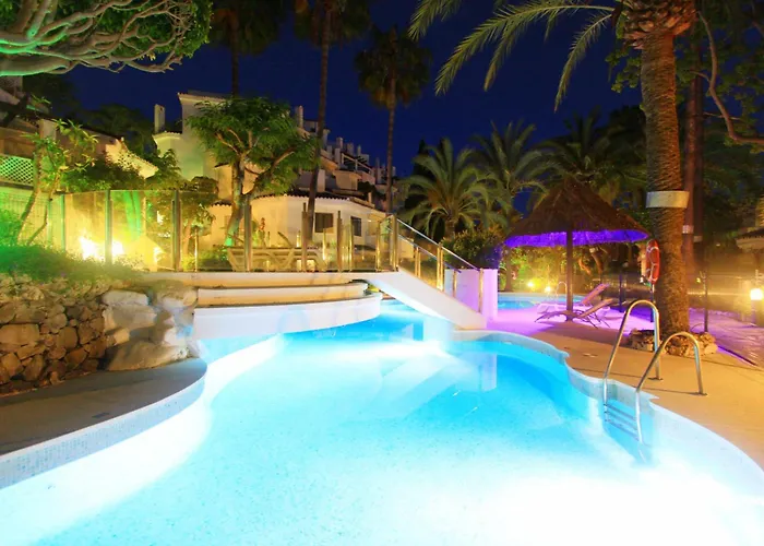 1080 Beachfront Penthouse 3 Floors Jacuzzi 2 Pools Wifi Roof Terrace * Marbella