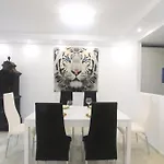 1080 Beachfront Penthouse 3 Floors Jacuzzi 2 Pools Wifi Roof Terrace דירה *