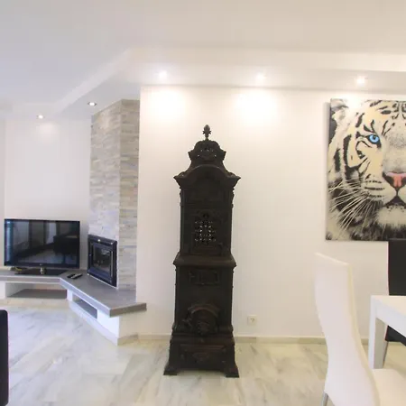 1080 Beachfront Penthouse 3 Floors Jacuzzi 2 Pools Wifi Roof Terrace דירה