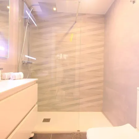 דירה 1080 Beachfront Penthouse 3 Floors Jacuzzi 2 Pools Wifi Roof Terrace *
