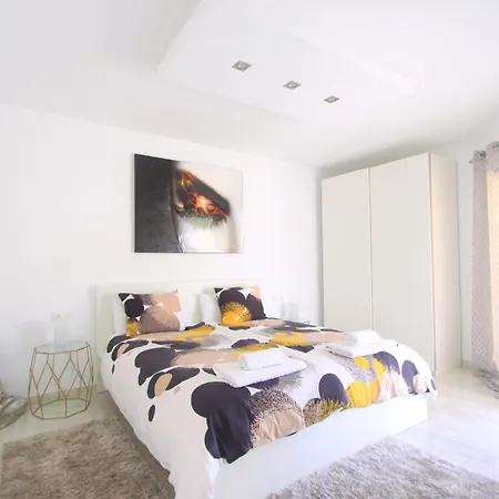 1080 Beachfront Penthouse 3 Floors Jacuzzi 2 Pools Wifi Roof Terrace 아파트 *