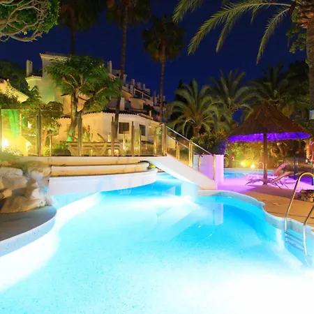 1080 Beachfront Penthouse 3 Floors Jacuzzi 2 Pools Wifi Roof Terrace * מארבלה