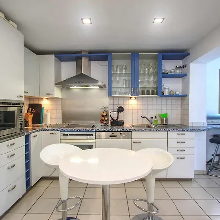 아파트 1080 Beachfront Penthouse 3 Floors Jacuzzi 2 Pools Wifi Roof Terrace 마르베야