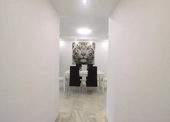 1080 Beachfront Penthouse 3 Floors Jacuzzi 2 Pools Wifi Roof Terrace شقة *