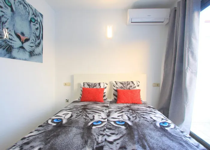 1080 Beachfront Penthouse 3 Floors Jacuzzi 2 Pools Wifi Roof Terrace * ماربيا