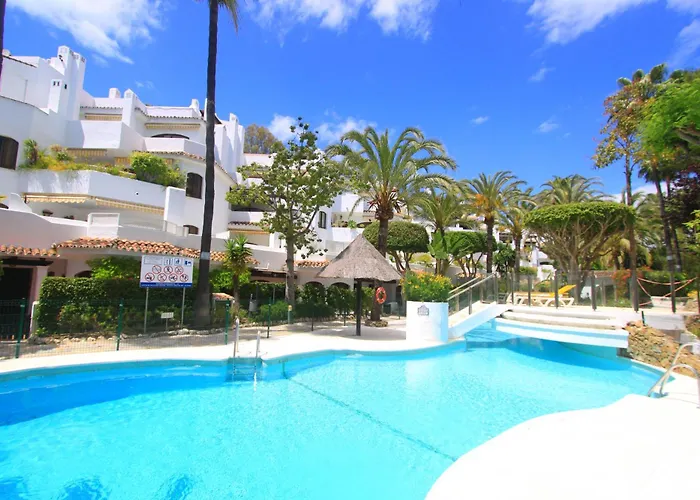 1080 Beachfront Penthouse 3 Floors Jacuzzi 2 Pools Wifi Roof Terrace شقة