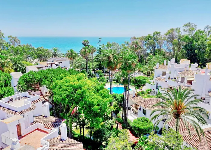 1080 Beachfront Penthouse 3 Floors Jacuzzi 2 Pools Wifi Roof Terrace شقة