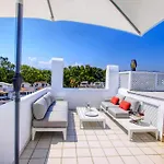 1080 Beachfront Penthouse 3 Floors Jacuzzi 2 Pools Wifi Roof Terrace Appartamento *