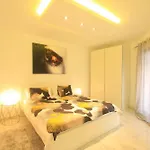 1080 Beachfront Penthouse 3 Floors Jacuzzi 2 Pools Wifi Roof Terrace شقة