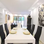 شقة 1080 Beachfront Penthouse 3 Floors Jacuzzi 2 Pools Wifi Roof Terrace *