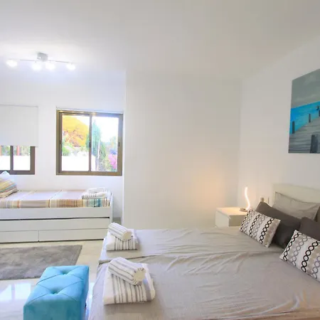 1080 Beachfront Penthouse 3 Floors Jacuzzi 2 Pools Wifi Roof Terrace *