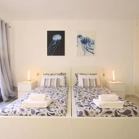 1080 Beachfront Penthouse 3 Floors Jacuzzi 2 Pools Wifi Roof Terrace Apartman *