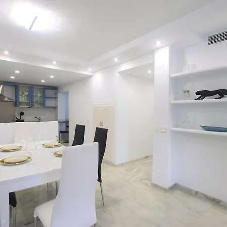 1080 Beachfront Penthouse 3 Floors Jacuzzi 2 Pools Wifi Roof Terrace Apartman Marbella