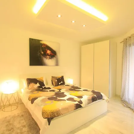 1080 Beachfront Penthouse 3 Floors Jacuzzi 2 Pools Wifi Roof Terrace Apartman